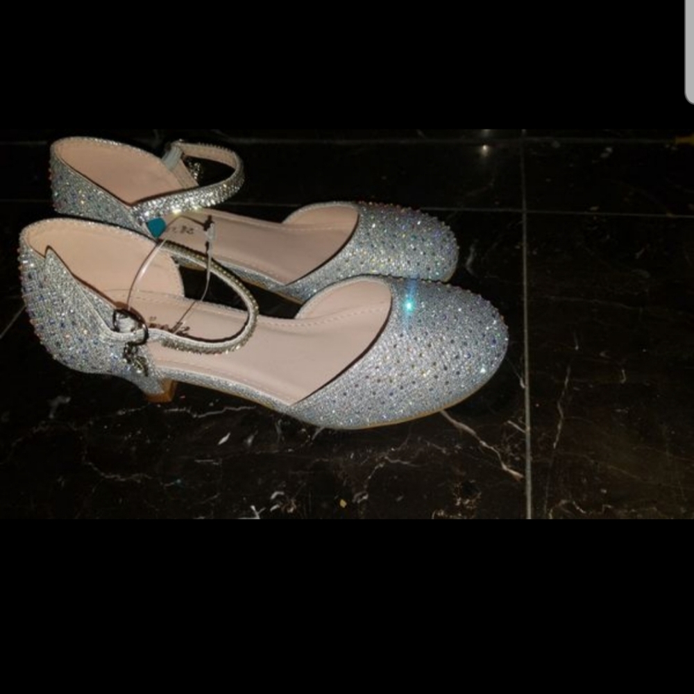 Girls fancy shoes size 2
